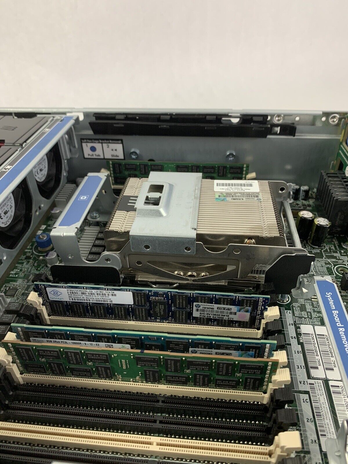 HP ProLiant DL380p Gen8 Server E5-2640 2 GHz 48 GB RAM NO HDD NO OS
