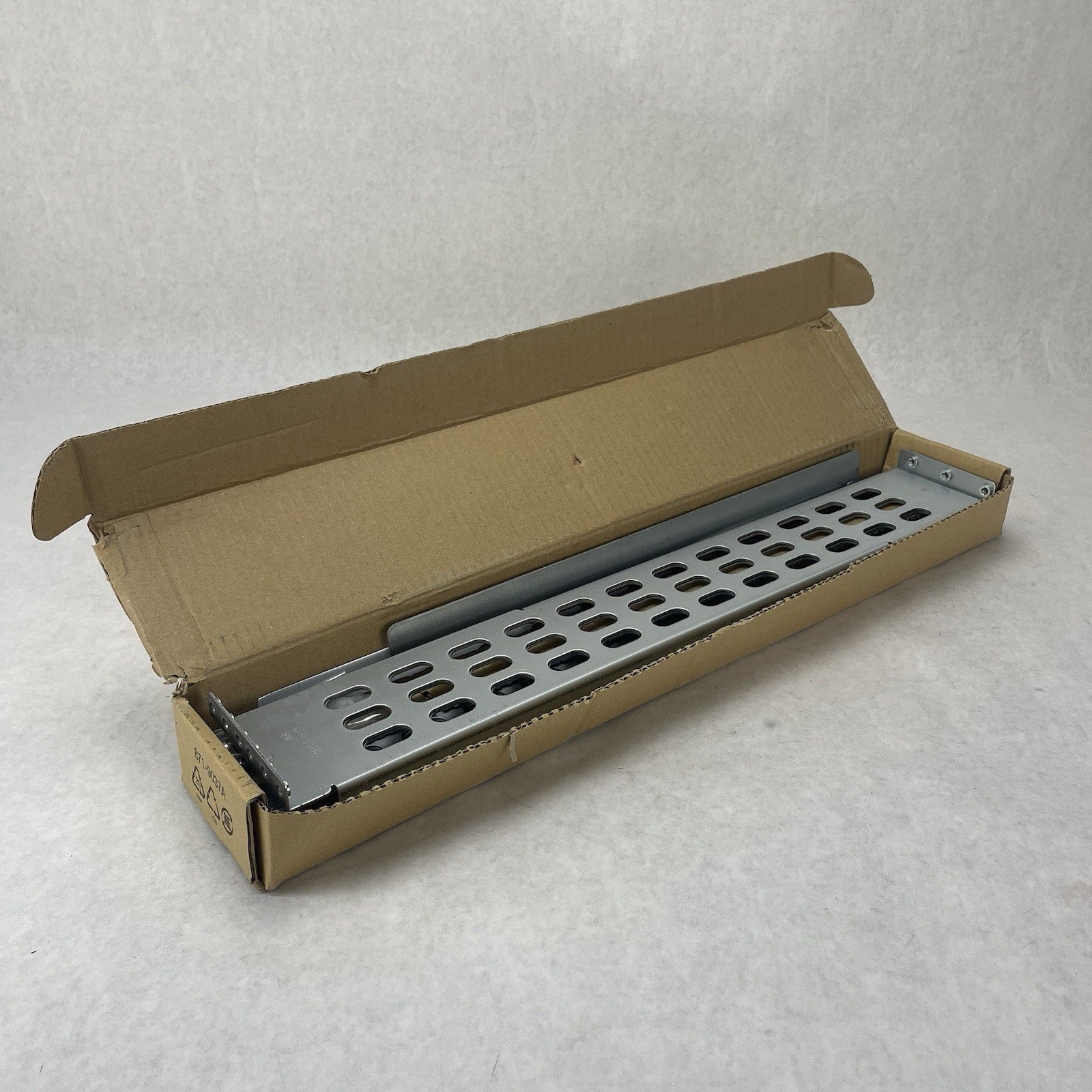 APC 0M-756H Smart UPS 4-Post Sliding Rail Assembly Kit0