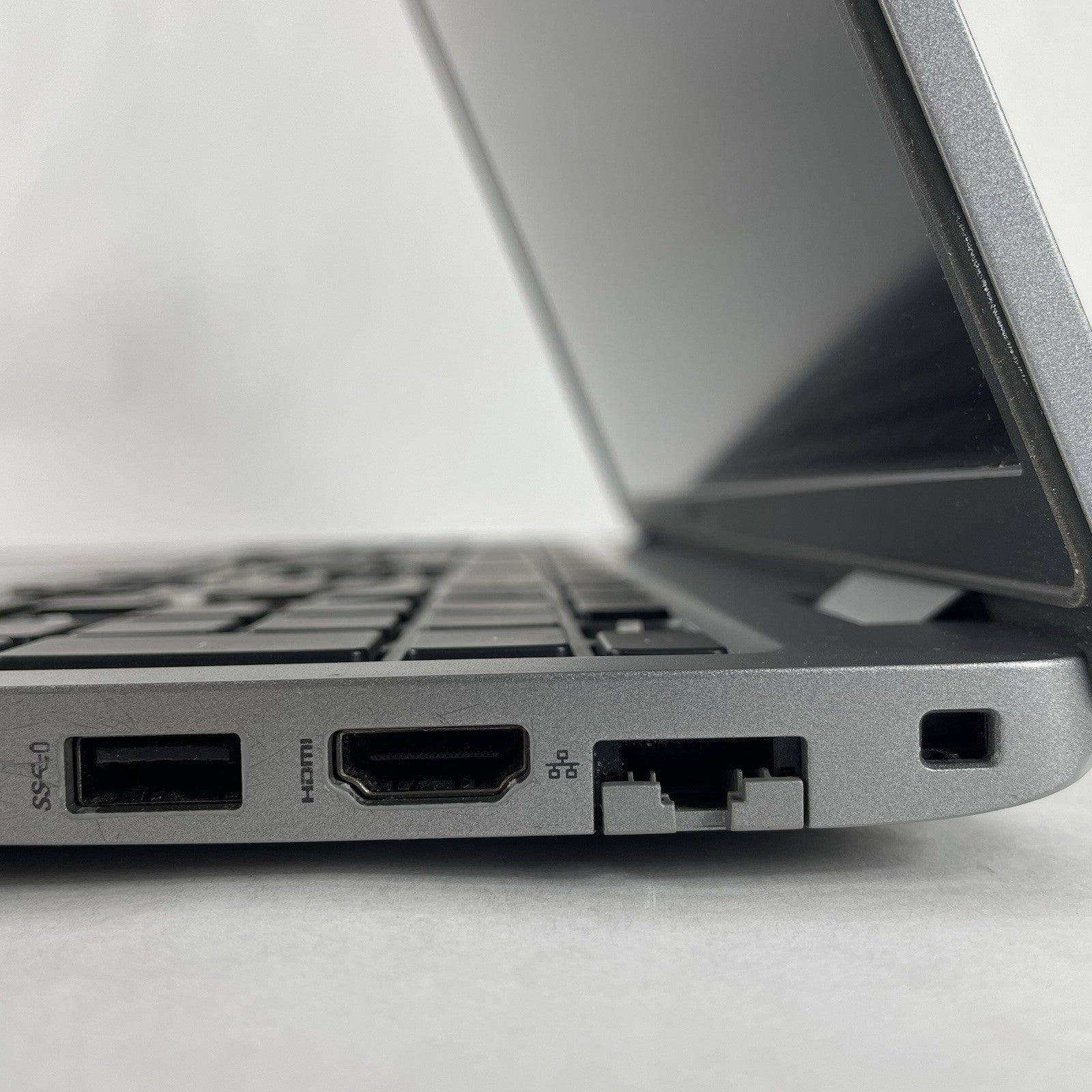Dell Latitude 5520 15.6" i5-1135G7 2.40GHz 8GB RAM No SSD/OS/Batt - Missing Keys7