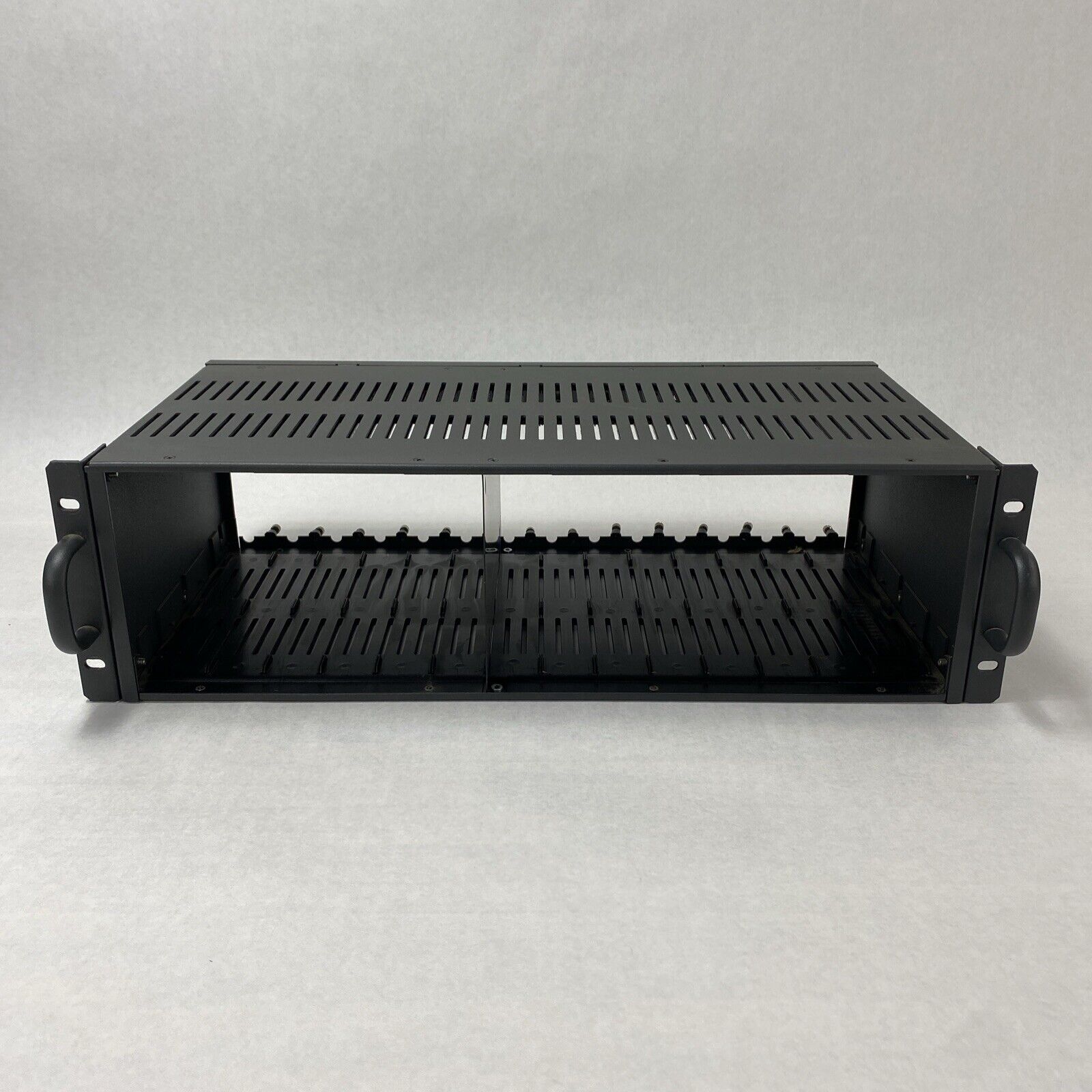 Pelco RK5000PS-3U Rack Mount Chassis For Fiber Optic And UTP Modules