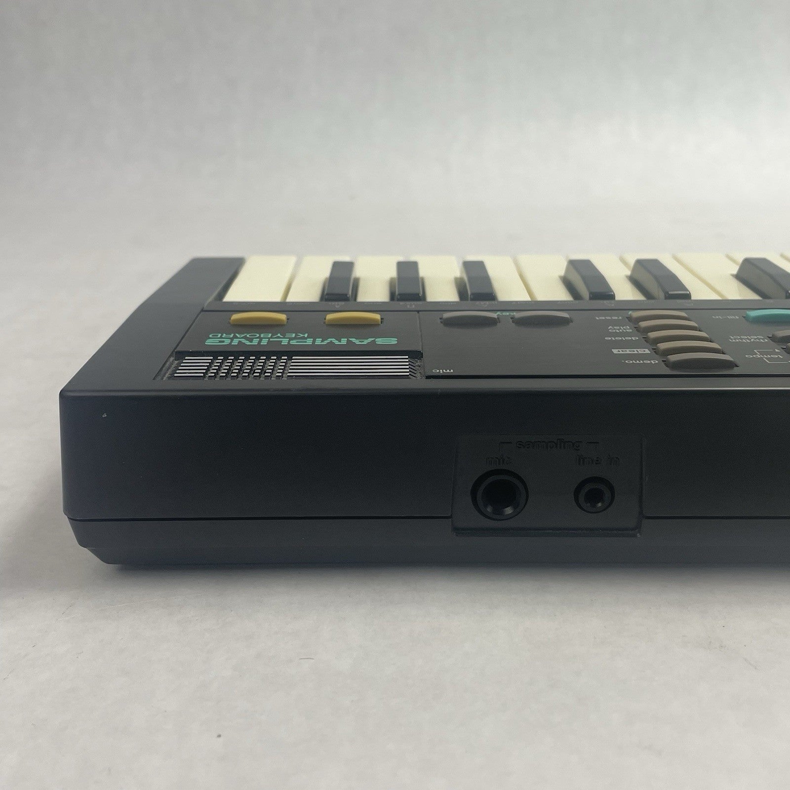 Casio SK-1 Portable 32 Key Sampling Keyboard10