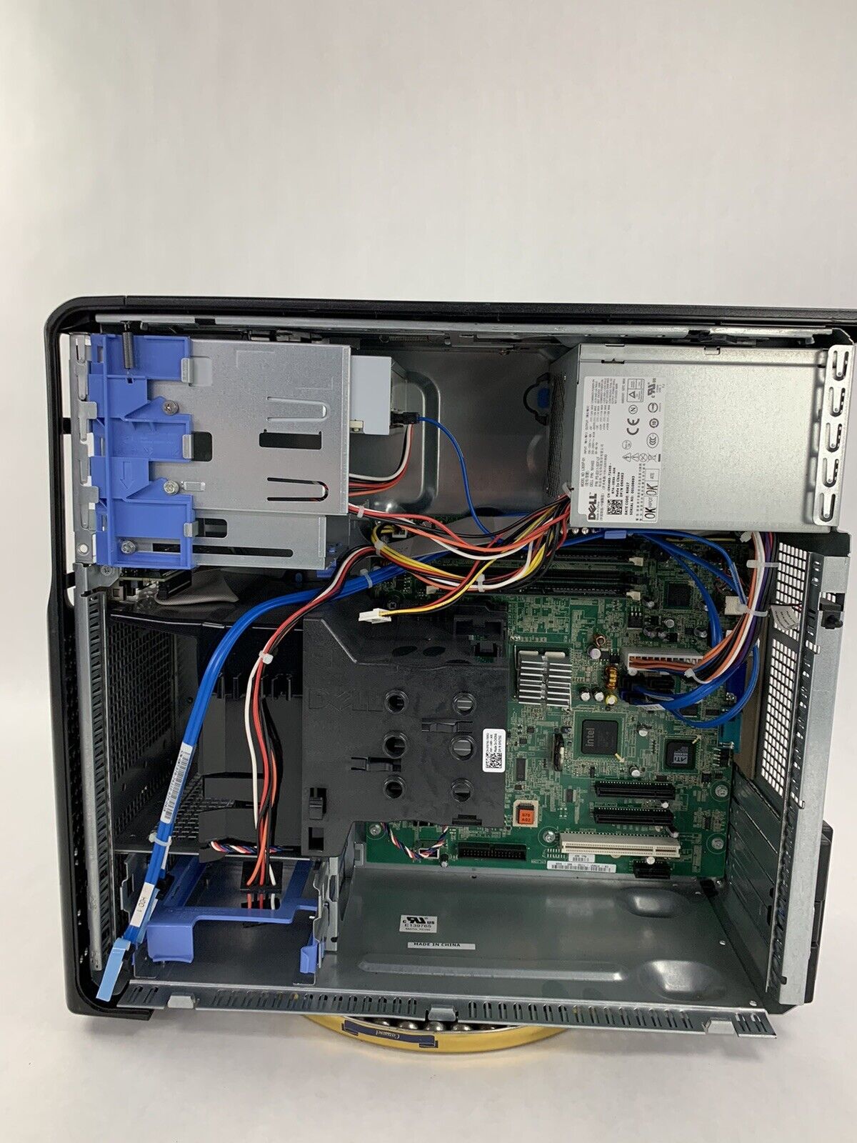 Dell Poweredge Server Desktop T100 Pentium E2220 2.4 GHz 2 GB Ram No OS No HDD