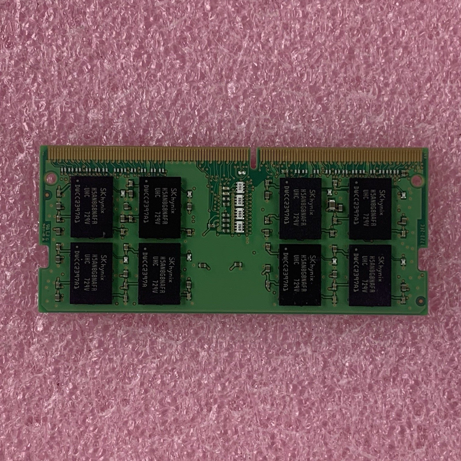 SK Hynix HMA82GS6AFR8N-UH 16 GB 1x16GB DDR4 PC4-2400T SO-DIMM Laptop Memory Ram5