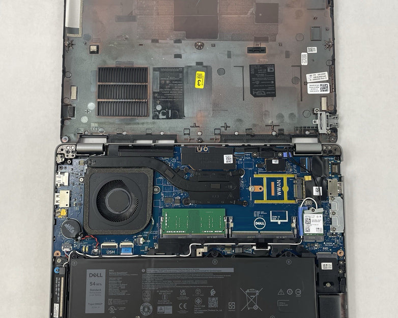 Dell Latitude 5440 14" i5-1345U 4.35 GHz 8 GB RAM No SSD/OS/AC - Bad Bottom