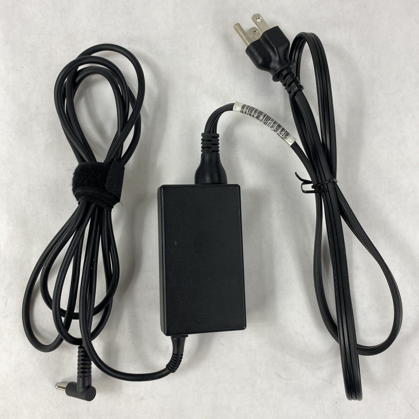 HP TPN-AA06 65W 19.5V 3.33A 4.5mm Laptop AC Adapter w/ Power Cord - Lot of 63