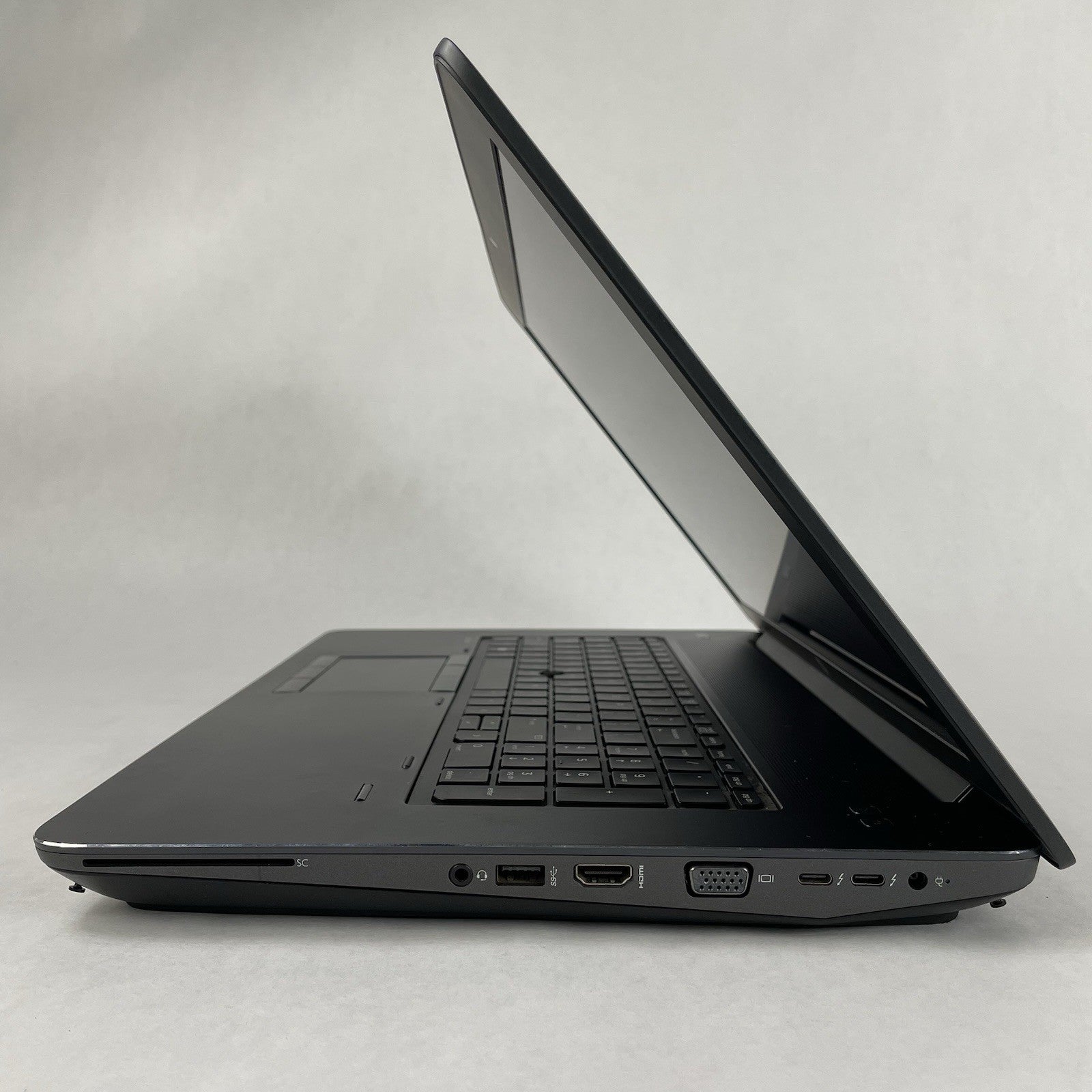 HP ZBook 17 G3 17.3" Xeon E3 1535M 2.90 GHz 16 GB RAM Quadro No SSD/OS/AC/Batt5