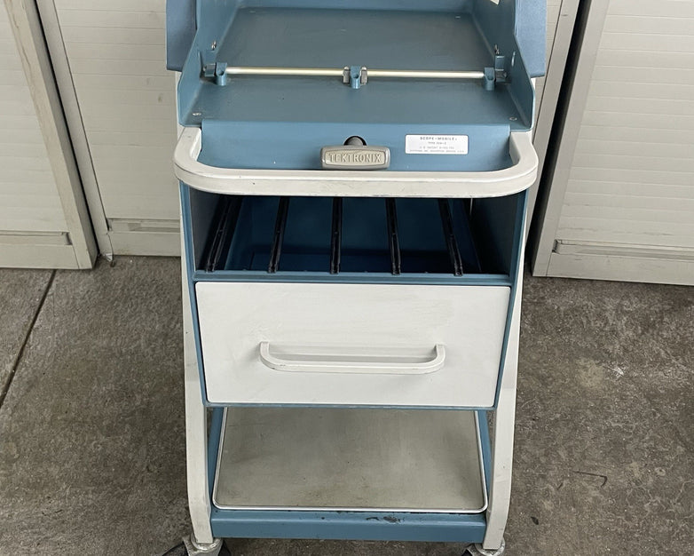 Tektronix Scope Mobile Cart Type 202-2 Model C F/ 500 Series Scopes