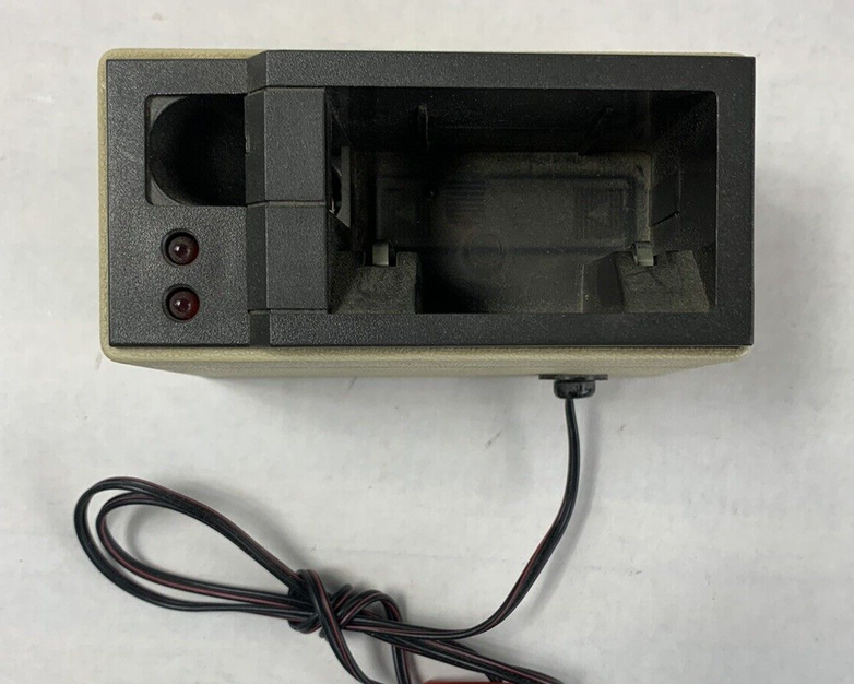 Motorola NLN5678A Battery Charger  and AC Adapter 120V 60Hz 4W