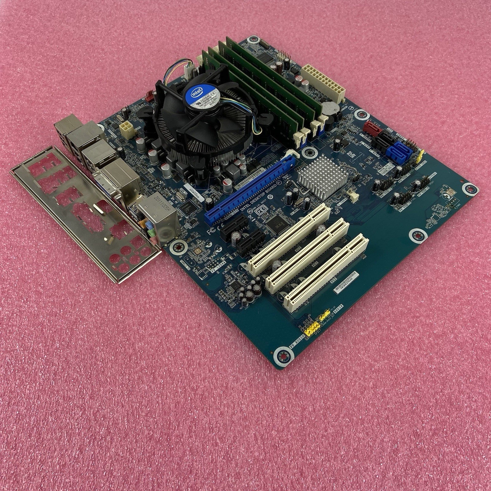 Intel DH67CL Motherboard Intel Core i7-2600 3.4GHz 16GB RAM w/Shield0