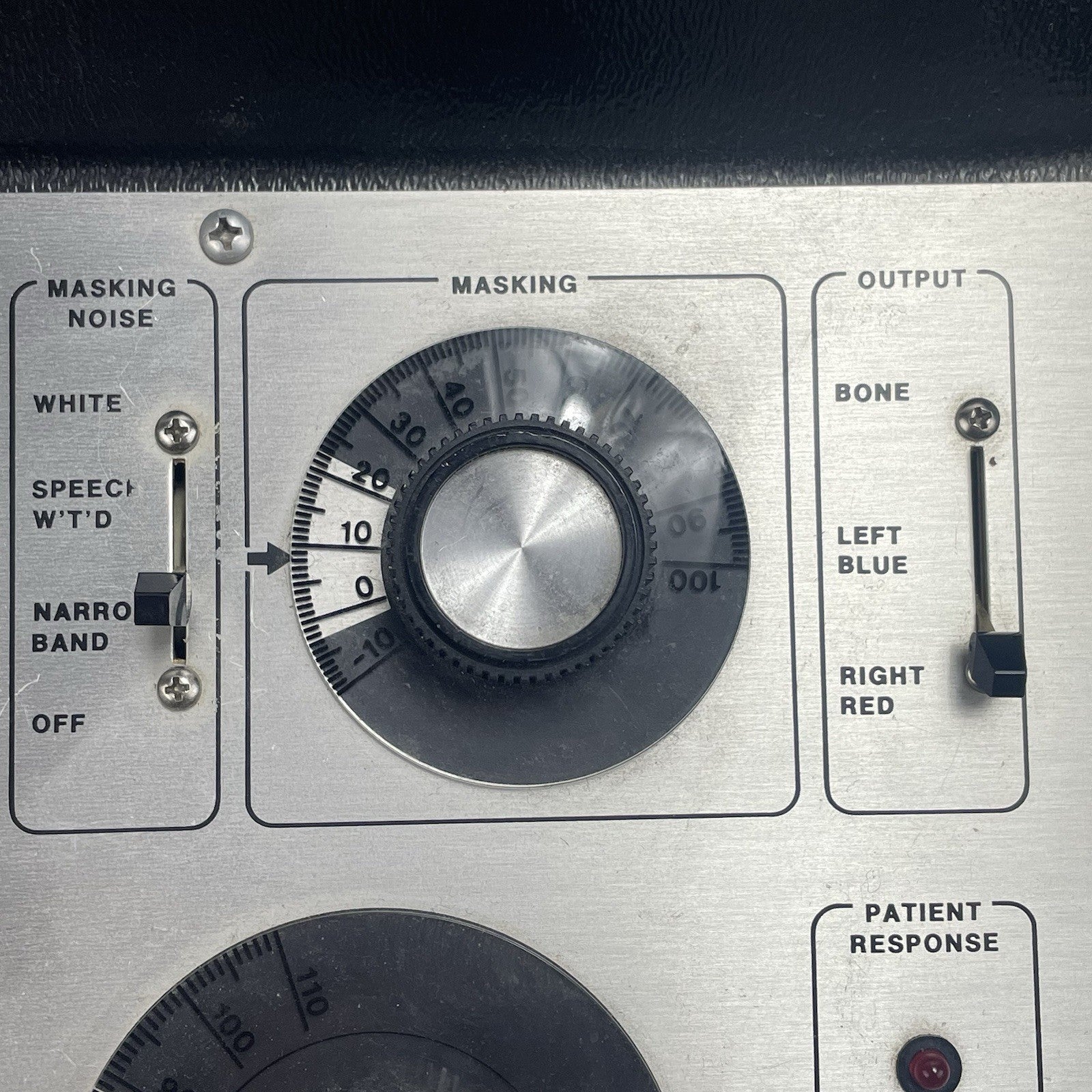 Beltone Model 110 Audiometer w/ Headphones5