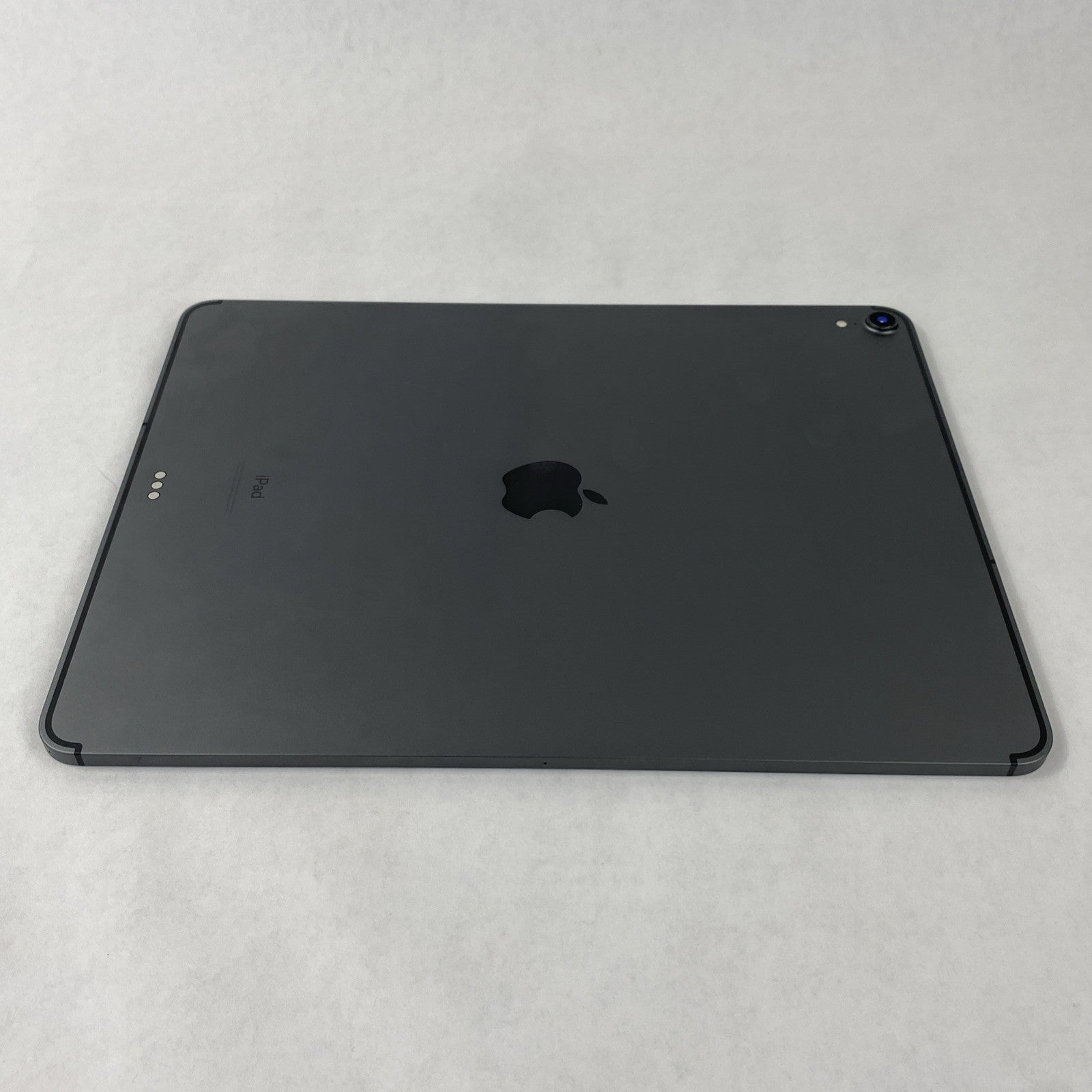 Apple iPad Pro 3rd Gen 12.9" A2014 64 GB Space Gray IOS 26.1