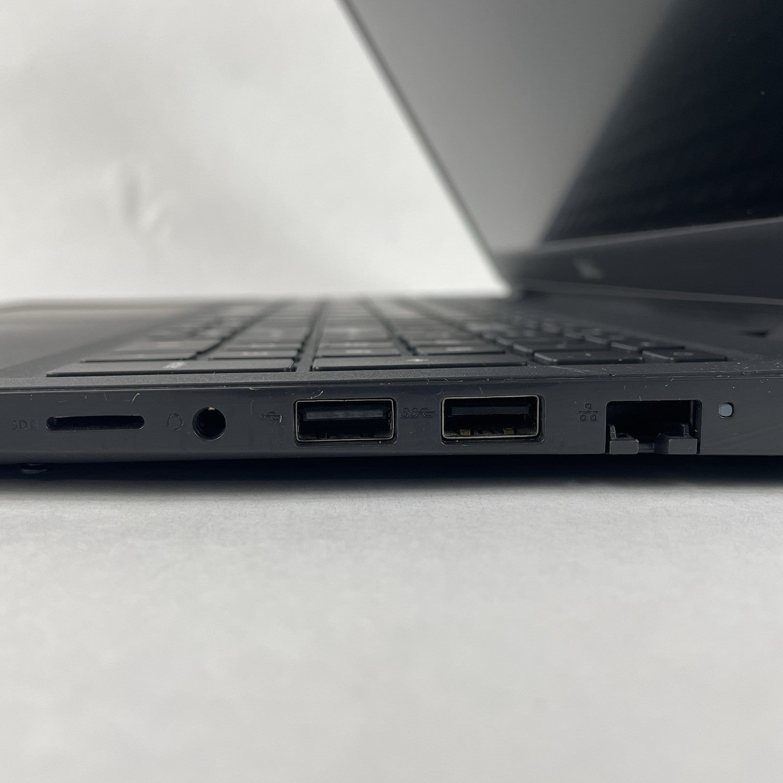 Dell Latitude 3510 15.6" i7-10510U 1.80 GHz 8 GB RAM No SSD/OS/AC7