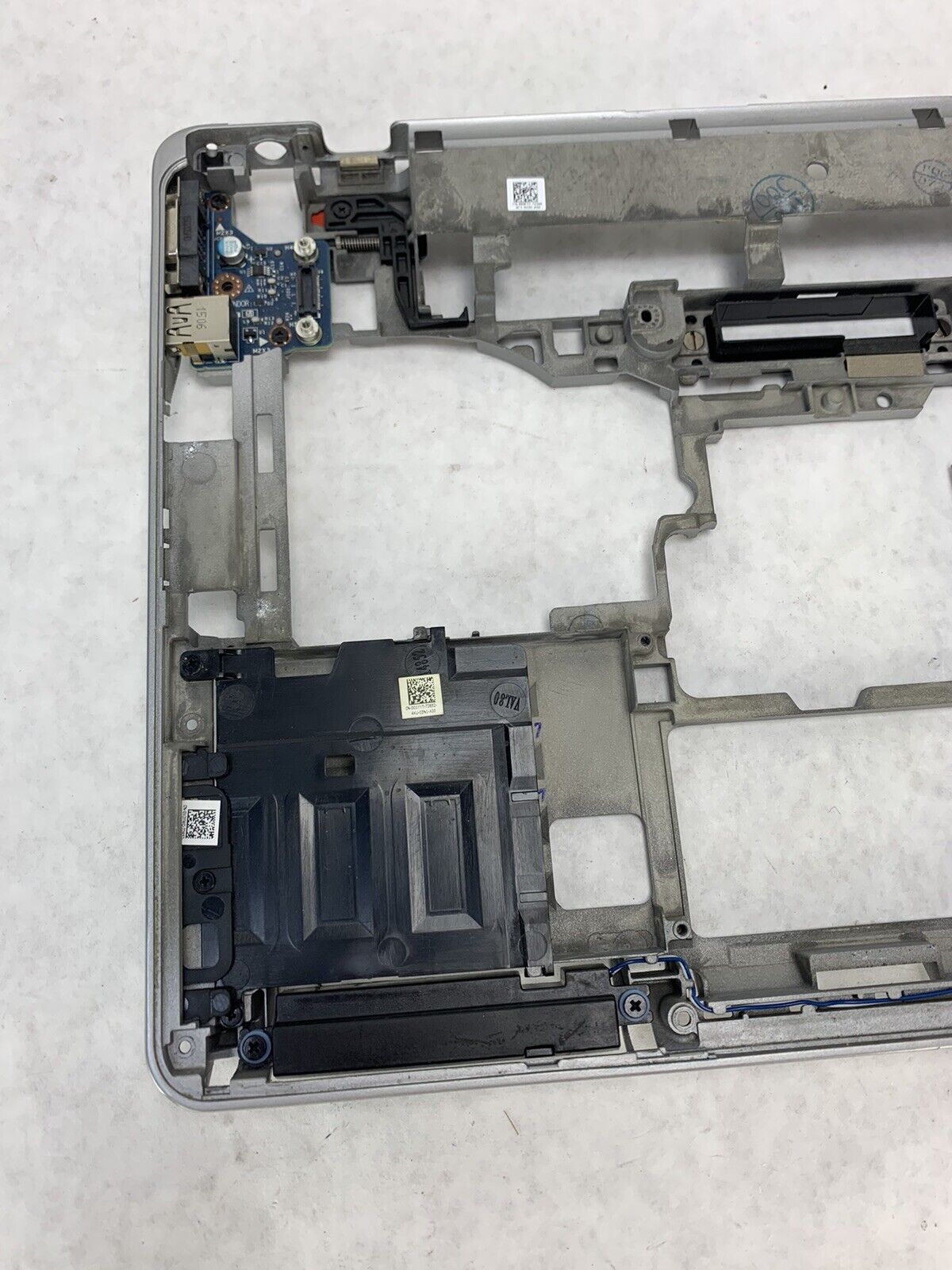 Lot 5 OEM Dell Latitude E6440 Bottom Base Chassis Assembly 7VNN5 99F77 099F77