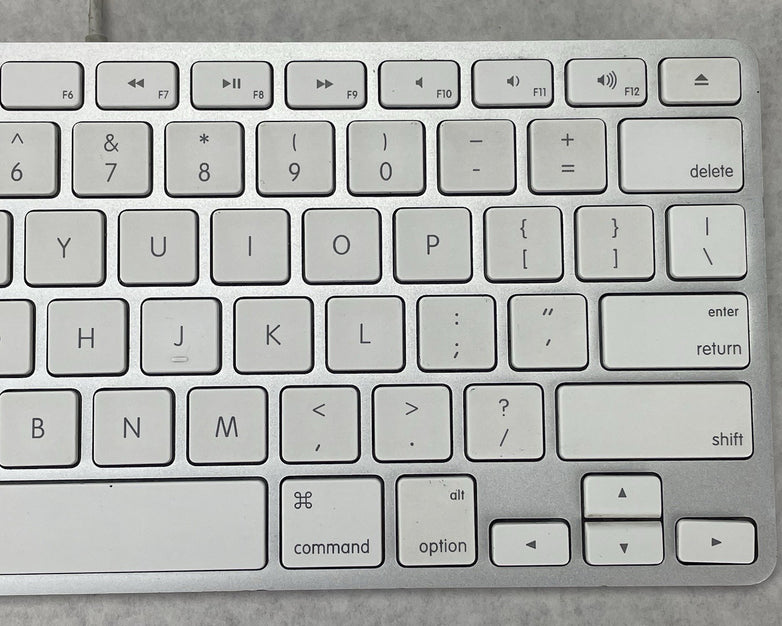 Apple A1242 Wired Keyboard English
