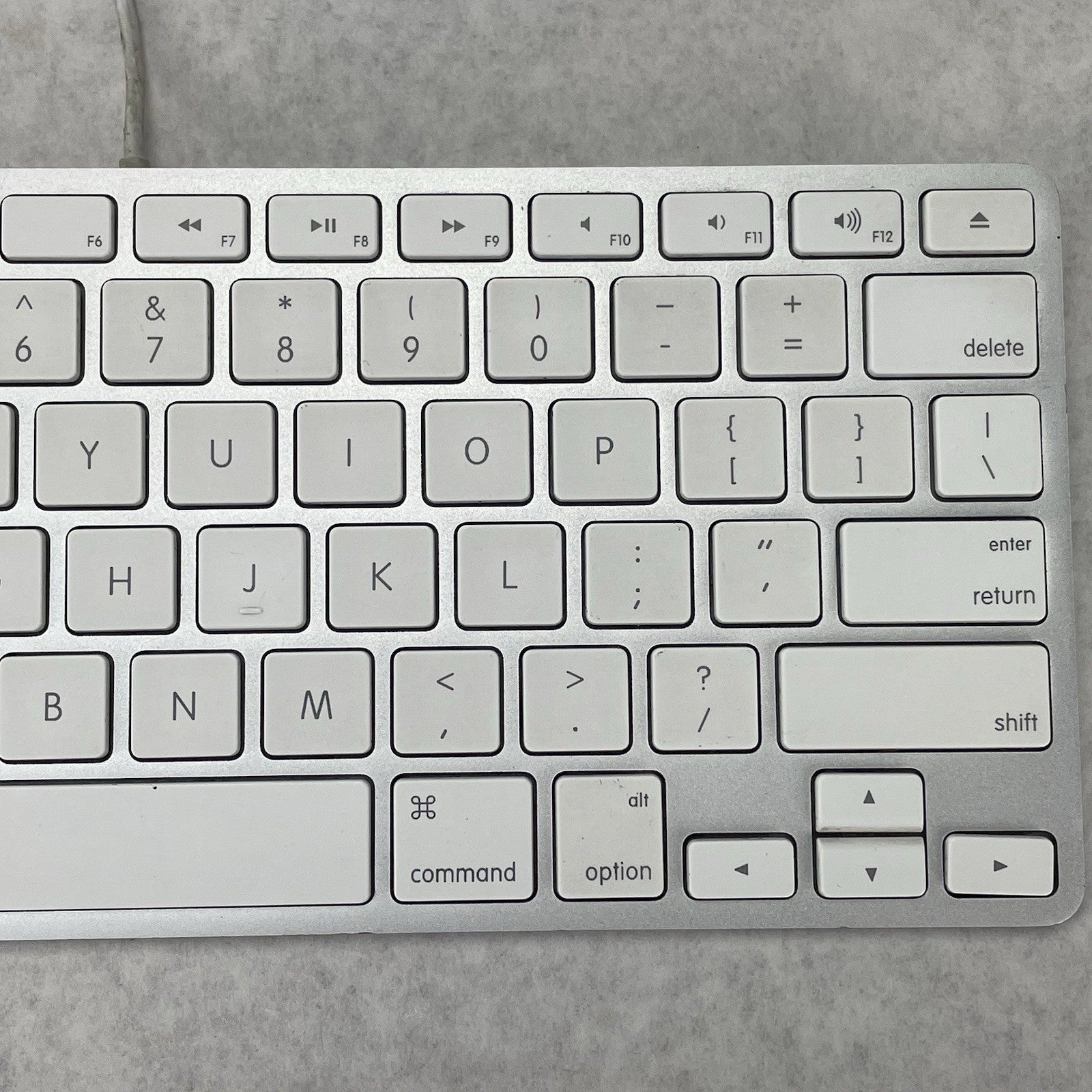 Apple A1242 Wired Keyboard English3