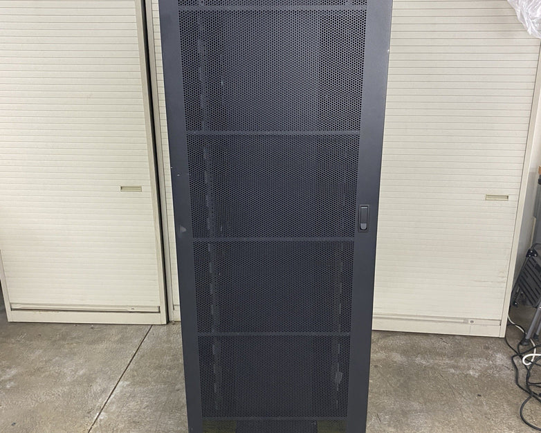 IBM 7014-T00 Enterprise 19" Rack Enclosure No Keys
