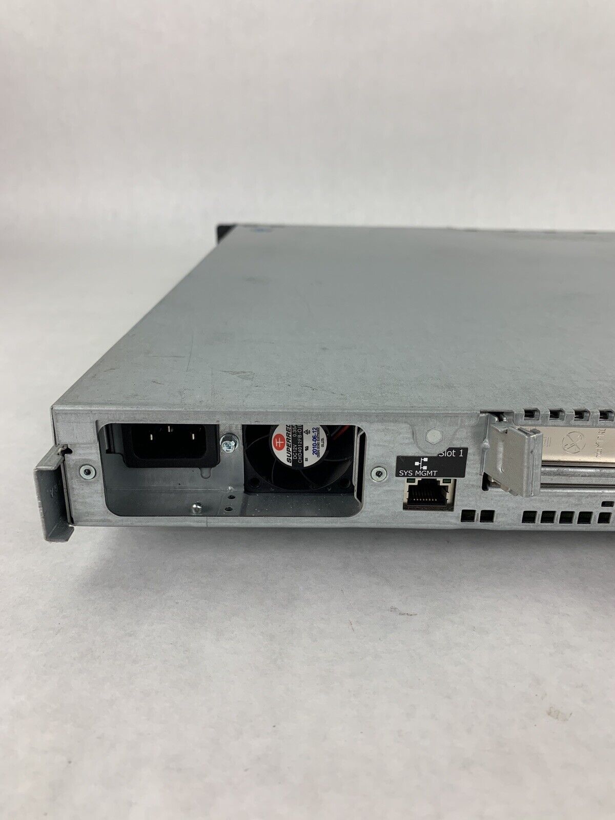 Cisco MCS 7800 4194 Core 2 Quad Q9400 2.66 GHz 8 GB RAM No OS No HDD