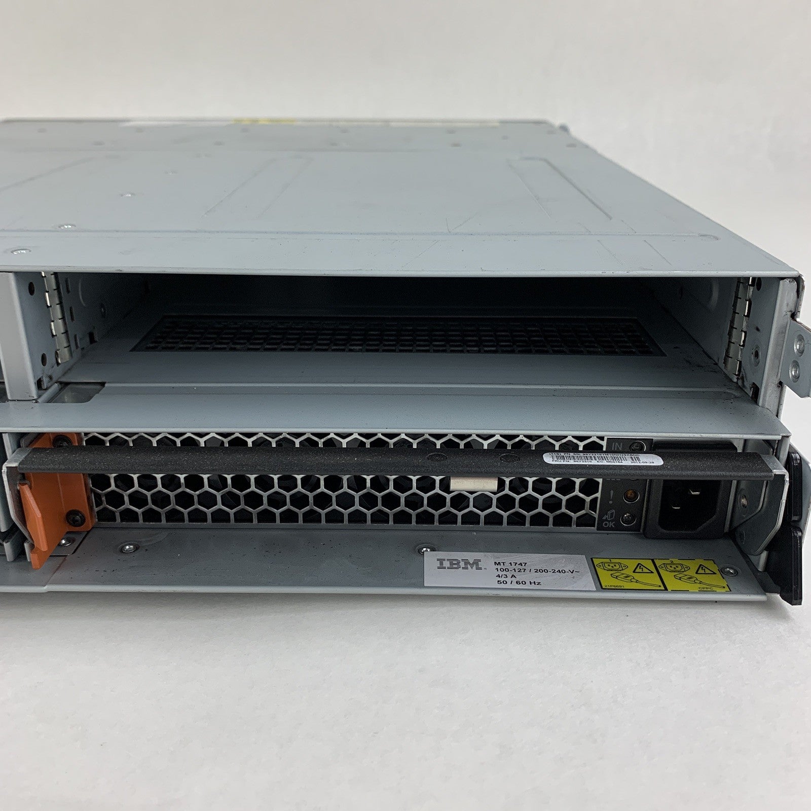 IBM 1747-HC2 69Y2921 170-6070-01 System Storage Enclosure Chassis 2x Power Supp