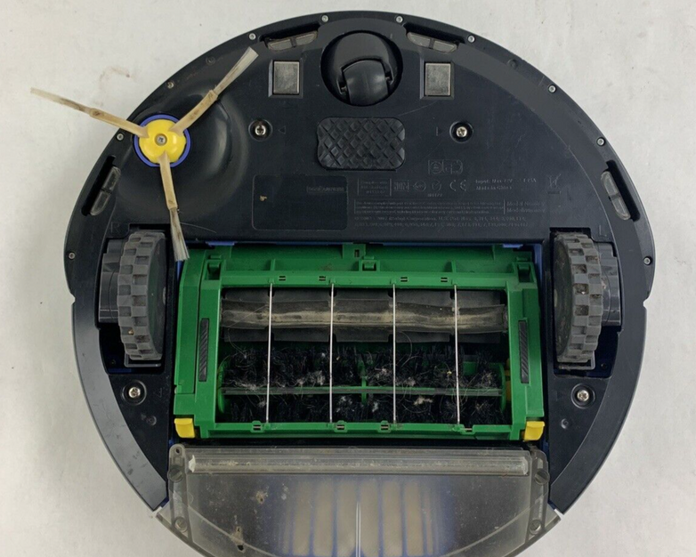 iRobot Roomba 560 Electric Vacuum Cleaner For Parts and Repair