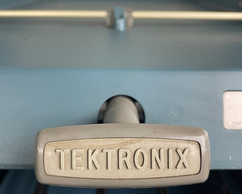 Tektronix Scope Mobile Cart Type 202-2 Model C F/ 500 Series Scopes