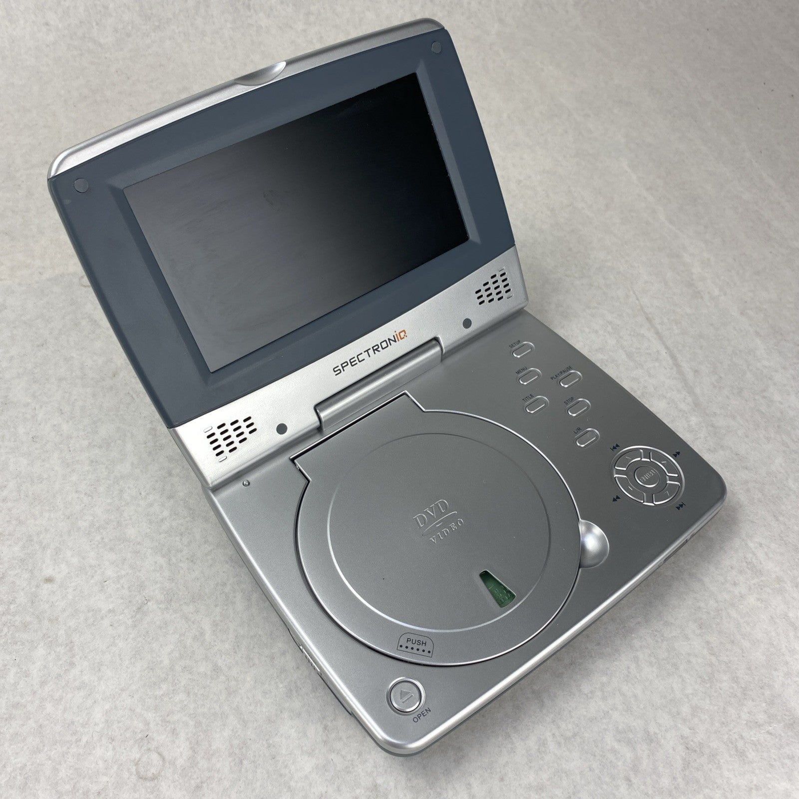 SpectroniQ PDV-700 Portable DVD Player 7" LCD With Travel Case - No Battery1