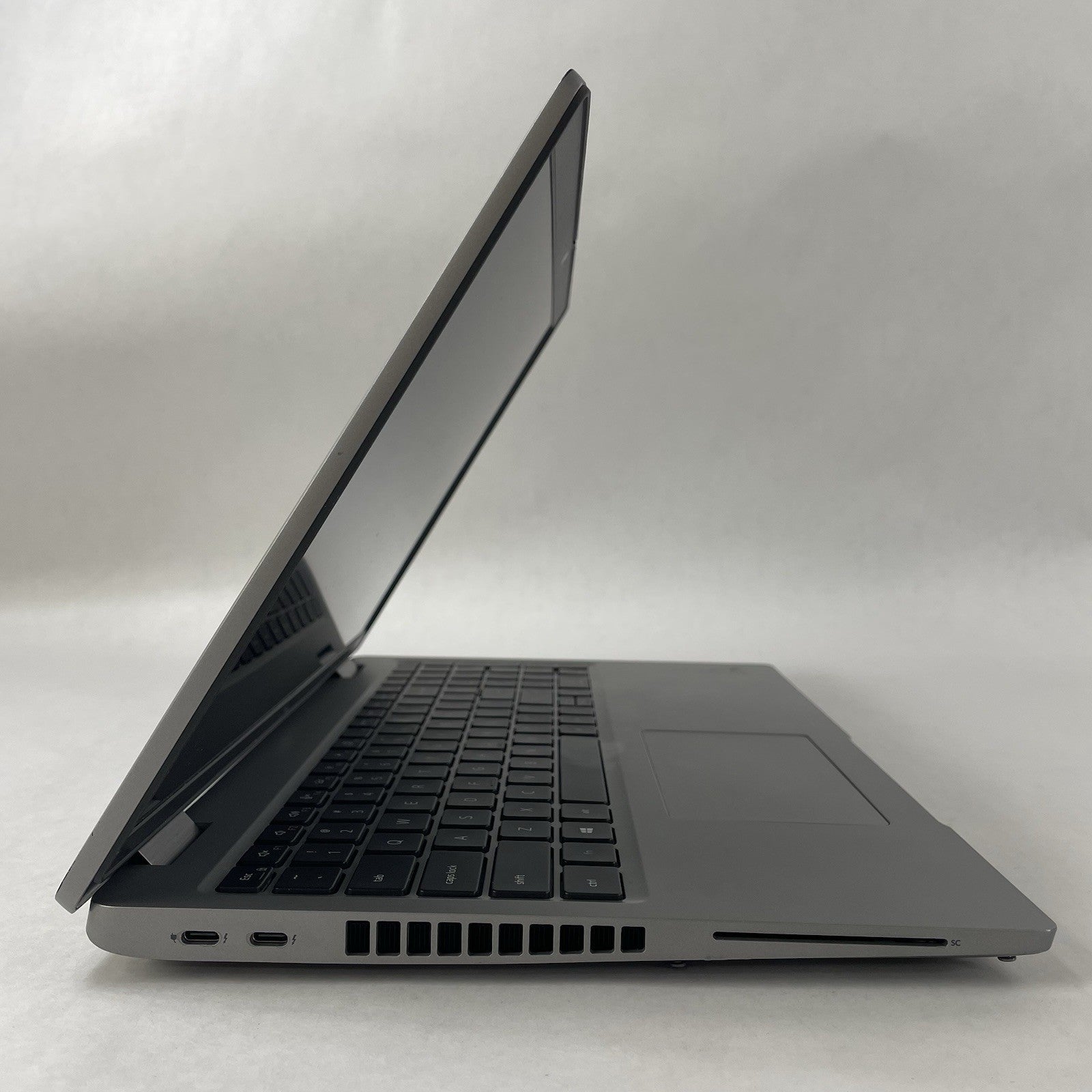 Dell Latitude 5520 15.6" i5-1145G7 2.60 GHz 8 GB RAM No SSD/OS/AC/Battery - READ4