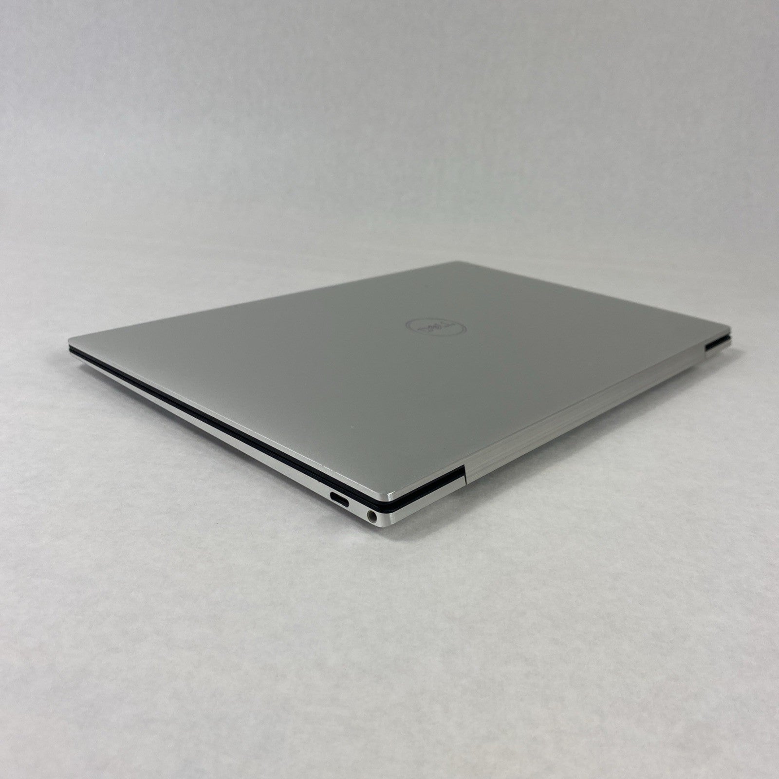 Dell XPS 13 9300 Core i3-1005G1 1.20 GHz 8 GB RAM 13.4" No HDD No OS