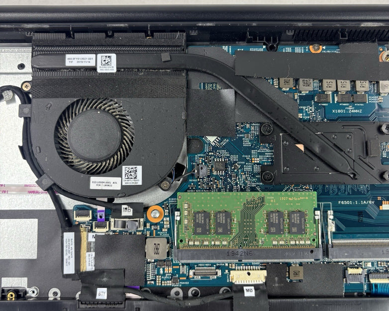 Dell Latitude 3500 15.6" Laptop i5-8265U 1.6 GHz 8 GB Ram No OS No HDD No AC