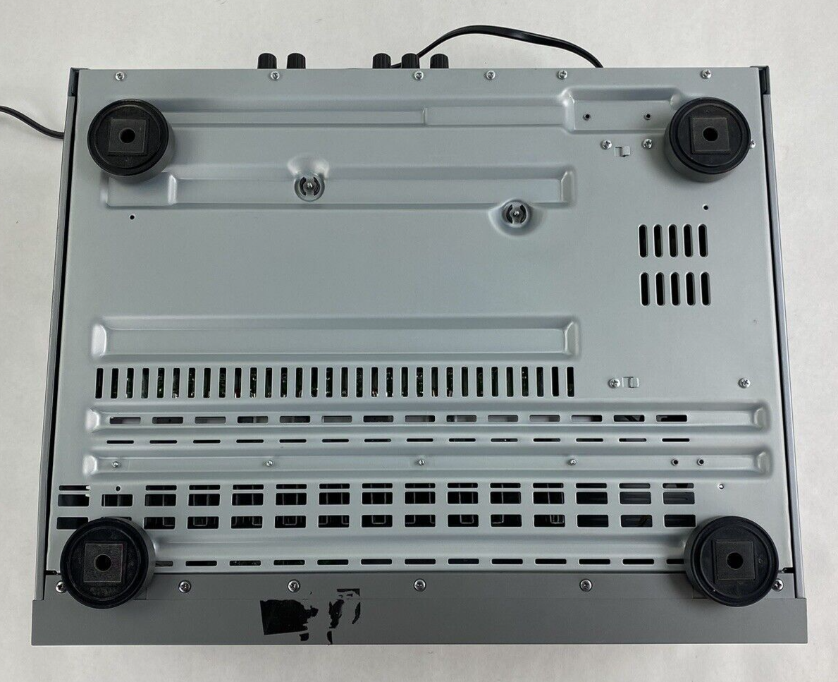 For Parts or Repair Harman Kardon AVR 145 AV Surround Receiver No Remote