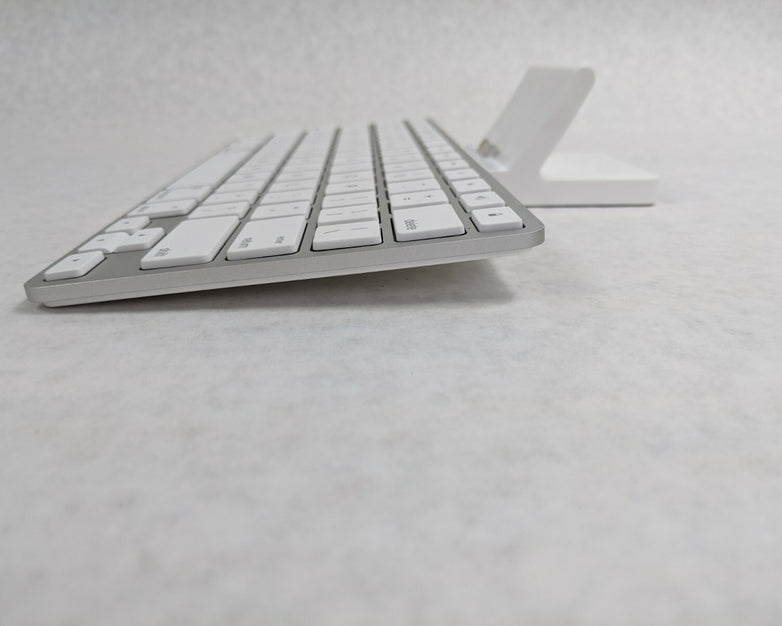 Apple iPad Keyboard Dock A1359 30-Pin 1st, 2nd Generation iPad Accessory