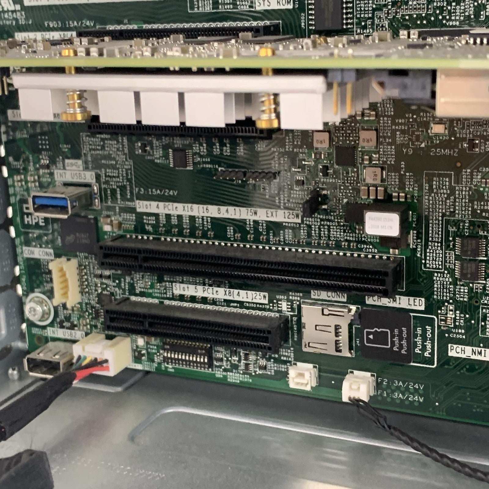HP Proliant ML110 Gen10 Server 1x Silver 4210R 2.4 GHz 32 GB Ram No HDD No OS18