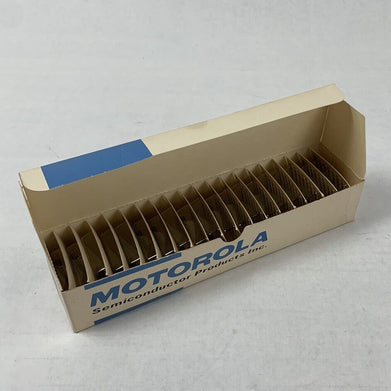 Motorola MC830P DTL Dual 4-Input NAND Gate Gold (Lot of 19)