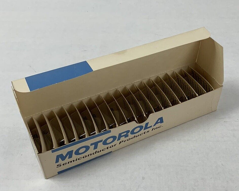 Motorola MC830P DTL Dual 4-Input NAND Gate Gold (Lot of 19)