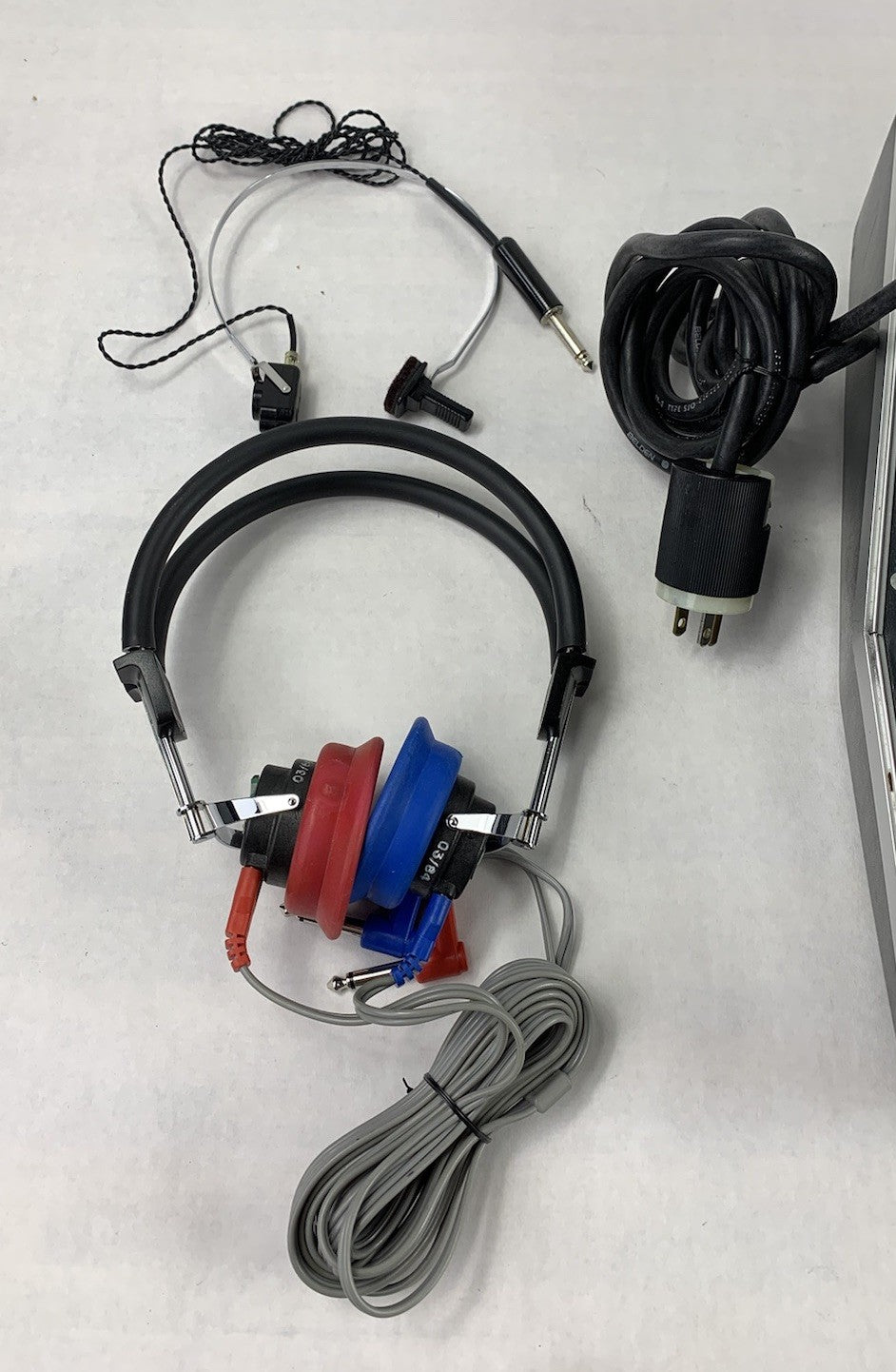 Beltone Special Instruments 119 Audiometer w/ Headphones - Untested