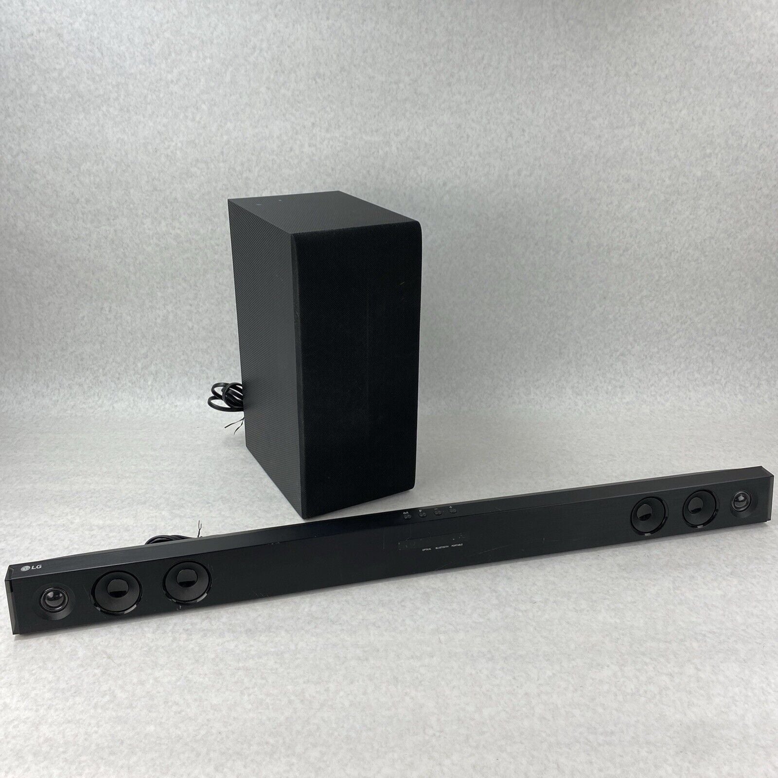 LG SPH4B-W / SH3K 2.1 Channel Soundbar with Wireless Subwoofer