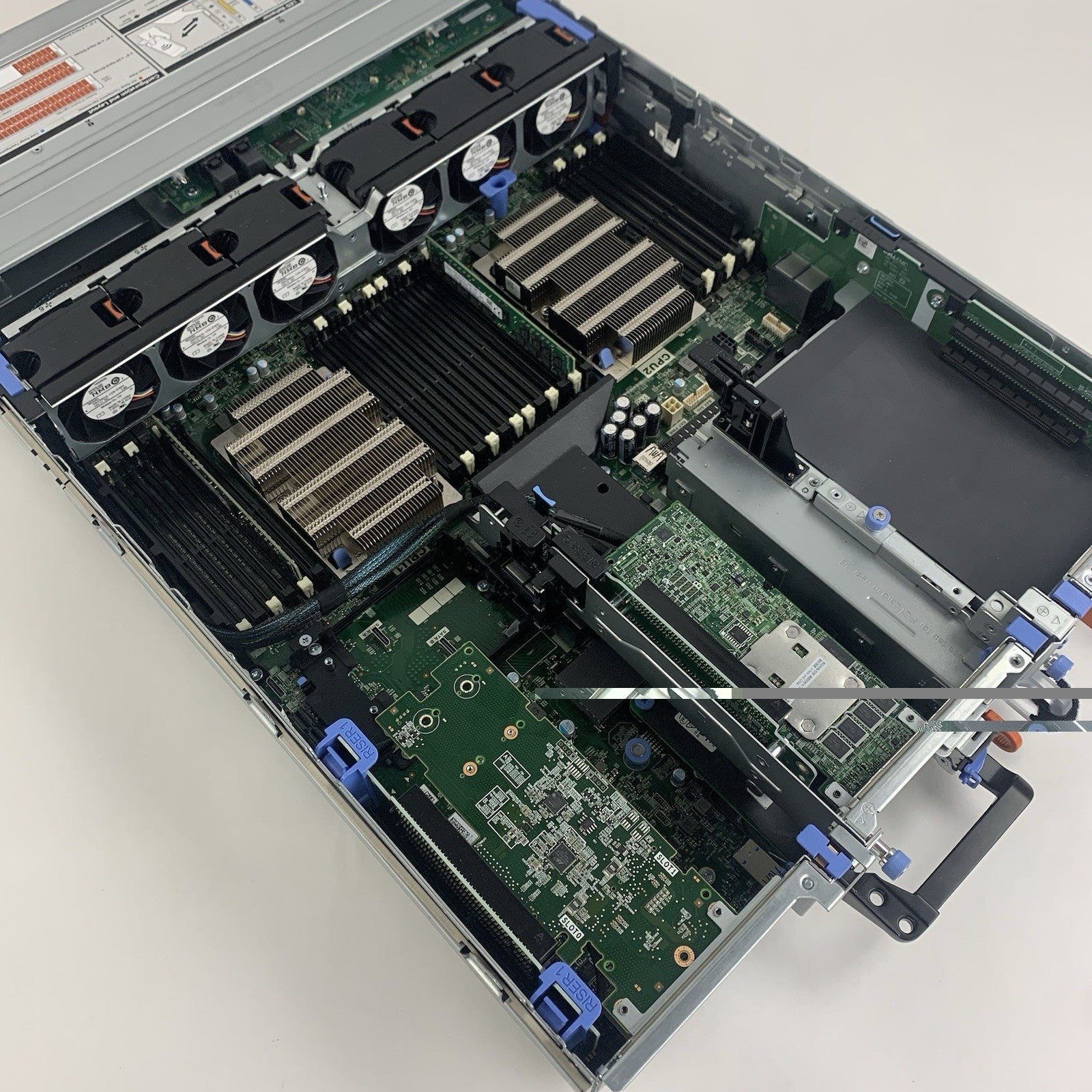 Dell PowerEdge R740 2x Xeon Silver 4114 2.20 GHz 64 GB RAM H740p No OS No HDD15