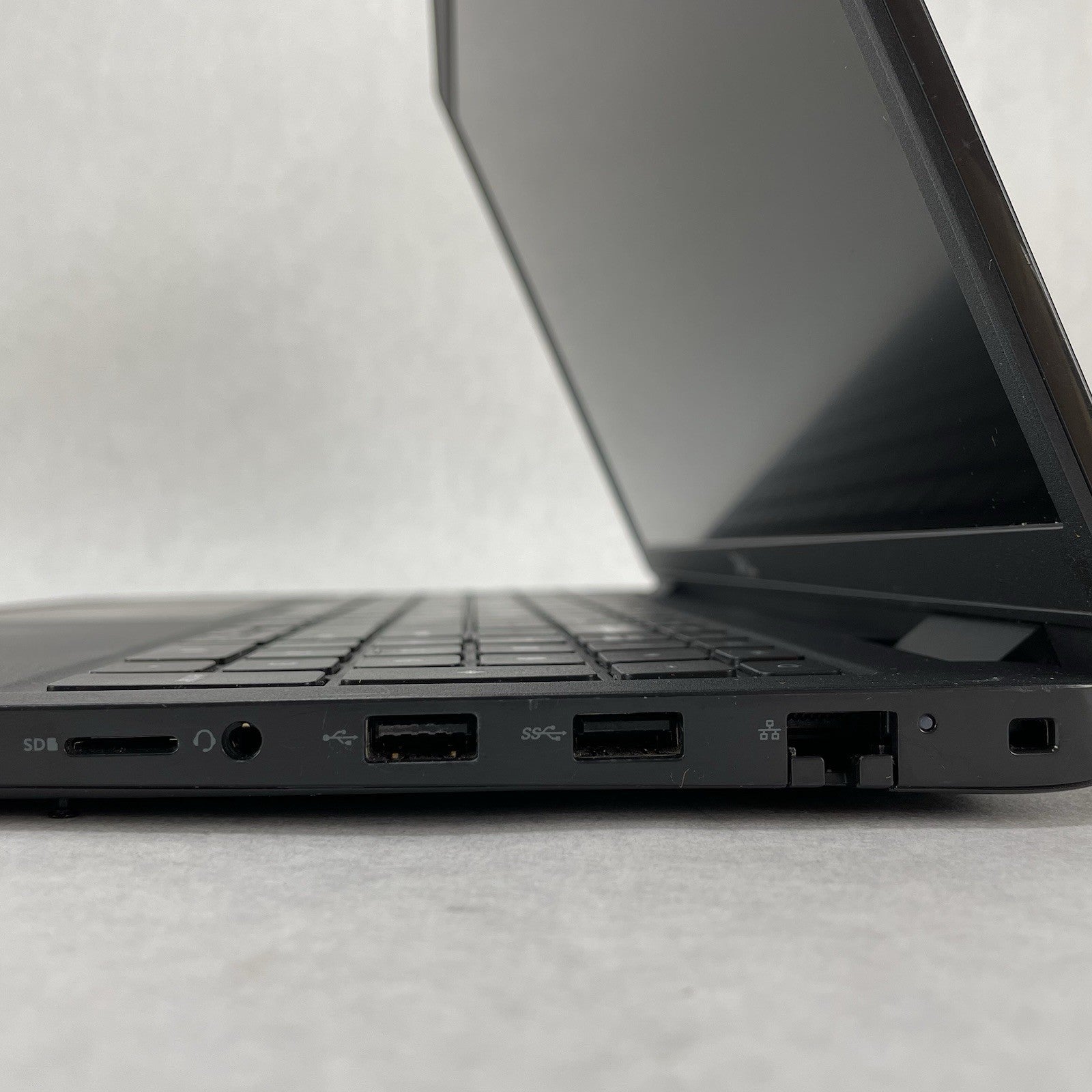 Dell Latitude 3520 15.6" i5-1135G7 2.40 Ghz 8 GB RAM No SSD/OS/AC9