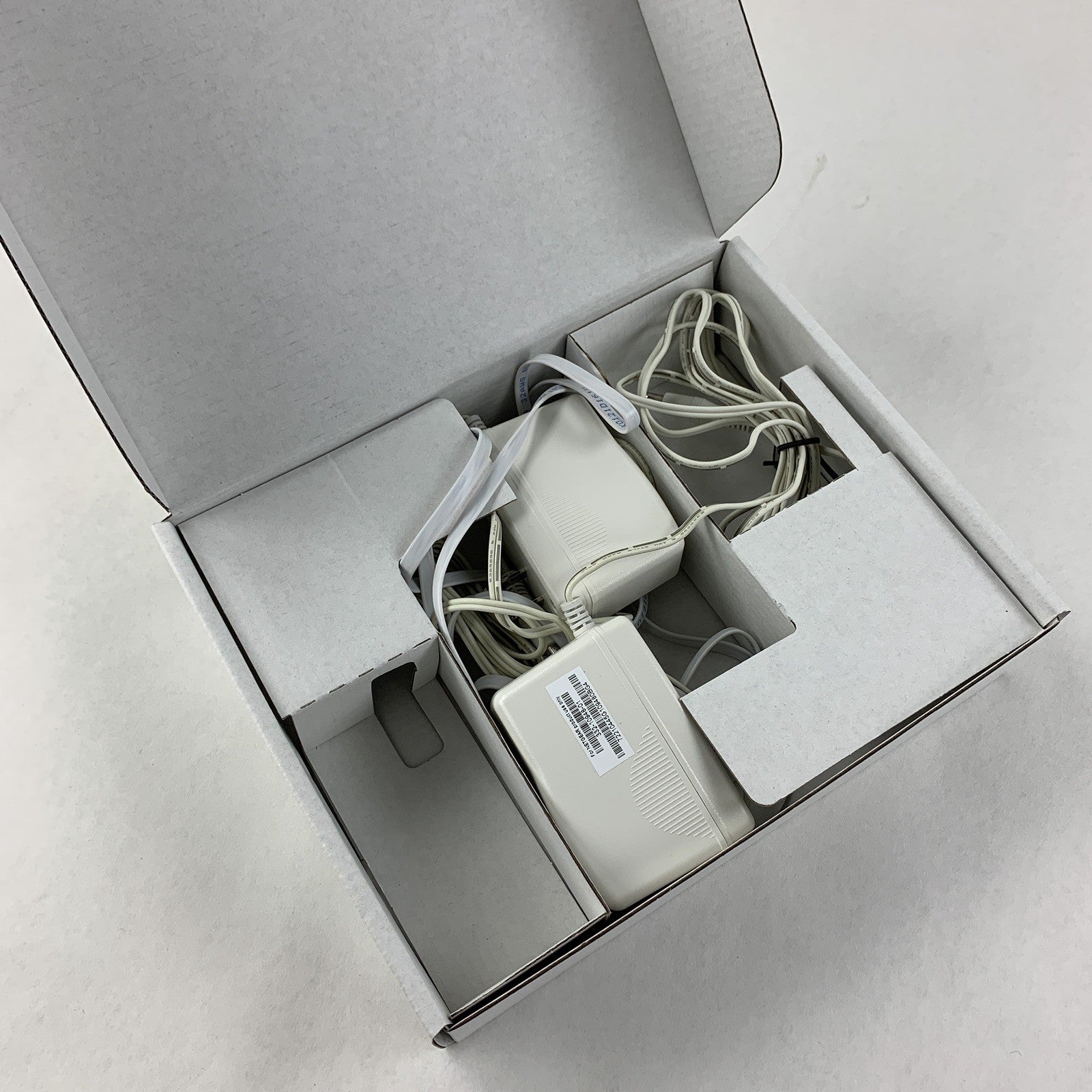 Netgear AX4200 RBK752 Tri-Band Mesh Wi-Fi 6 System White Satellite Router Combo