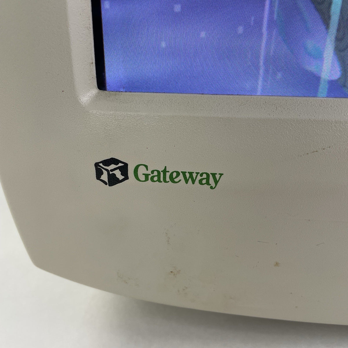 Gateway EV700B 16" 85hz 1024x768 VGA CRT Monitor - Tested2