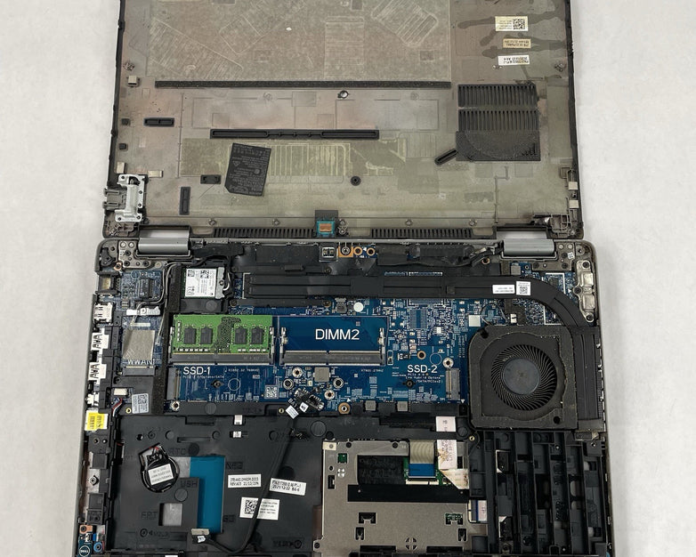 Dell Latitude 5520 15.6" i5-1135G7 2.40GHz 8GB RAM No SSD/OS/AC/Batt - Bad Port