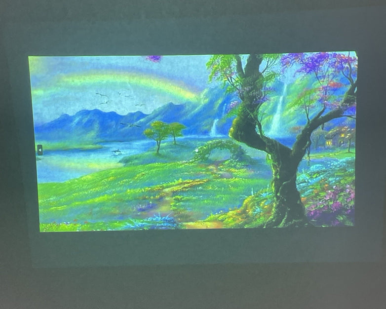 Epson H687A White Portable 100-240V 3LCD LCD (456 Lamp Hours)