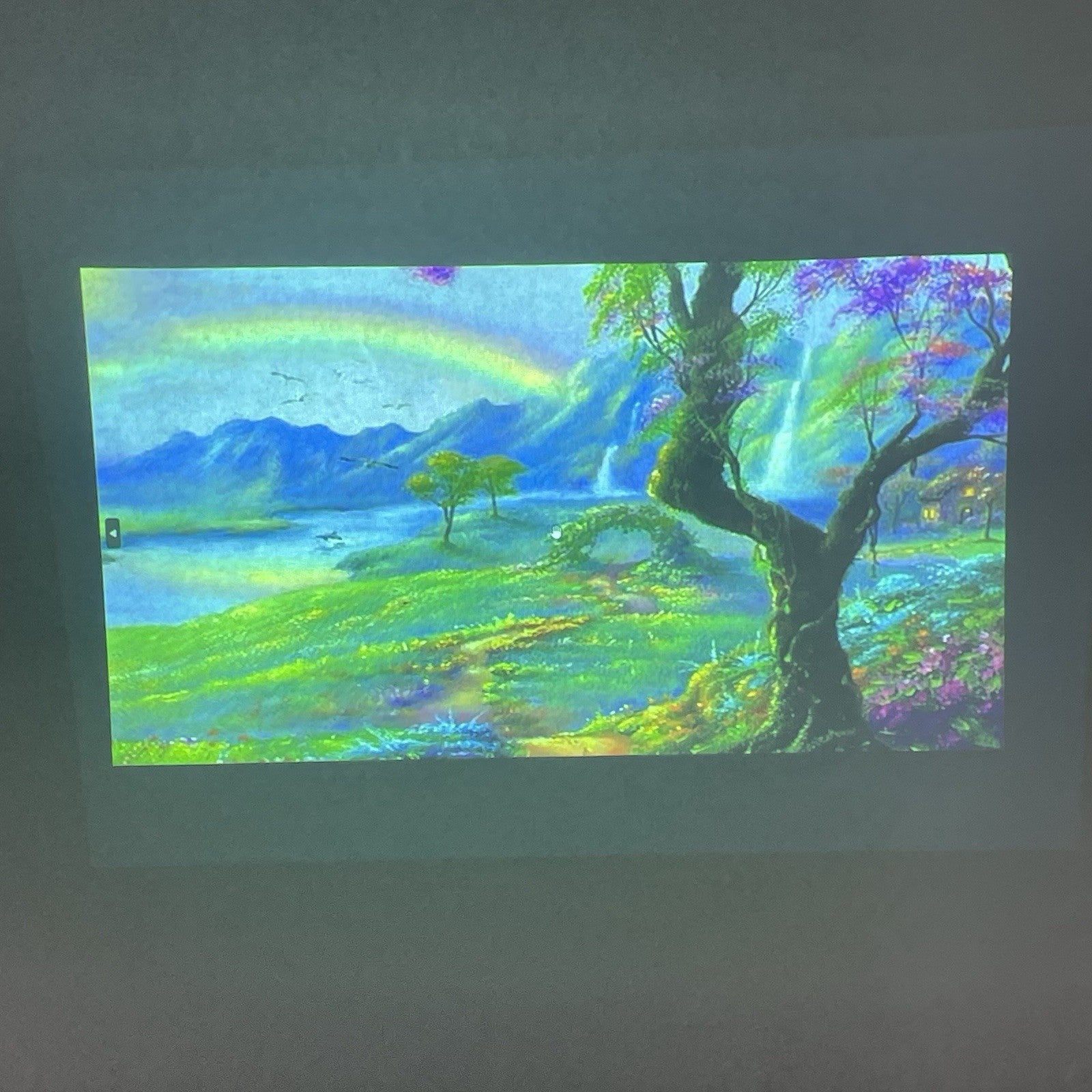 Epson H687A White Portable 100-240V 3LCD LCD (456 Lamp Hours)