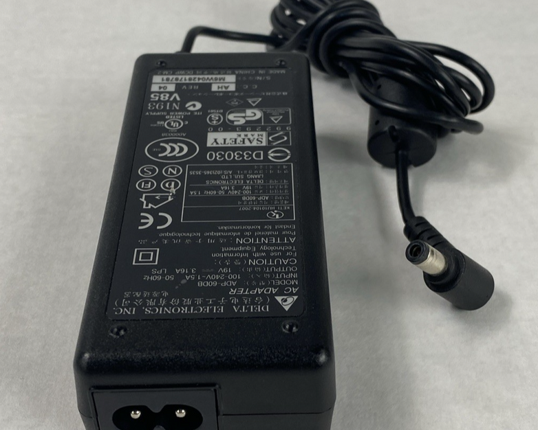 Delta Electronics ADP-60B 60W 19V 3.16A AC Adapters (Lot of 6)