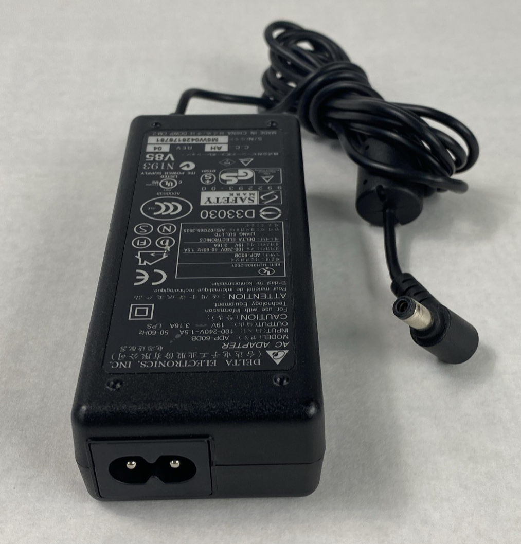 Delta Electronics ADP-60B 60W 19V 3.16A AC Adapters (Lot of 6)