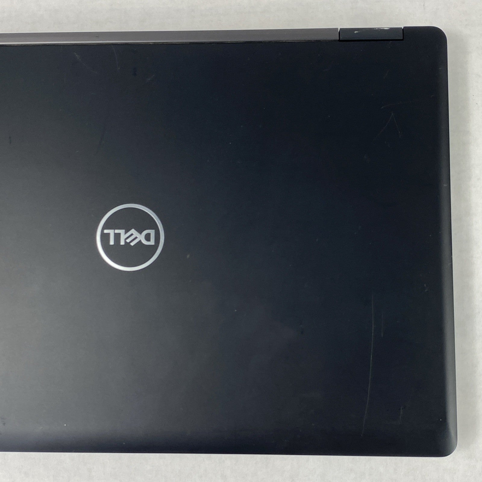 Dell Latitude 5590 Intel Core i5-7300U 2.60 GHz 8 GB RAM 15.6" No HDD No OS
