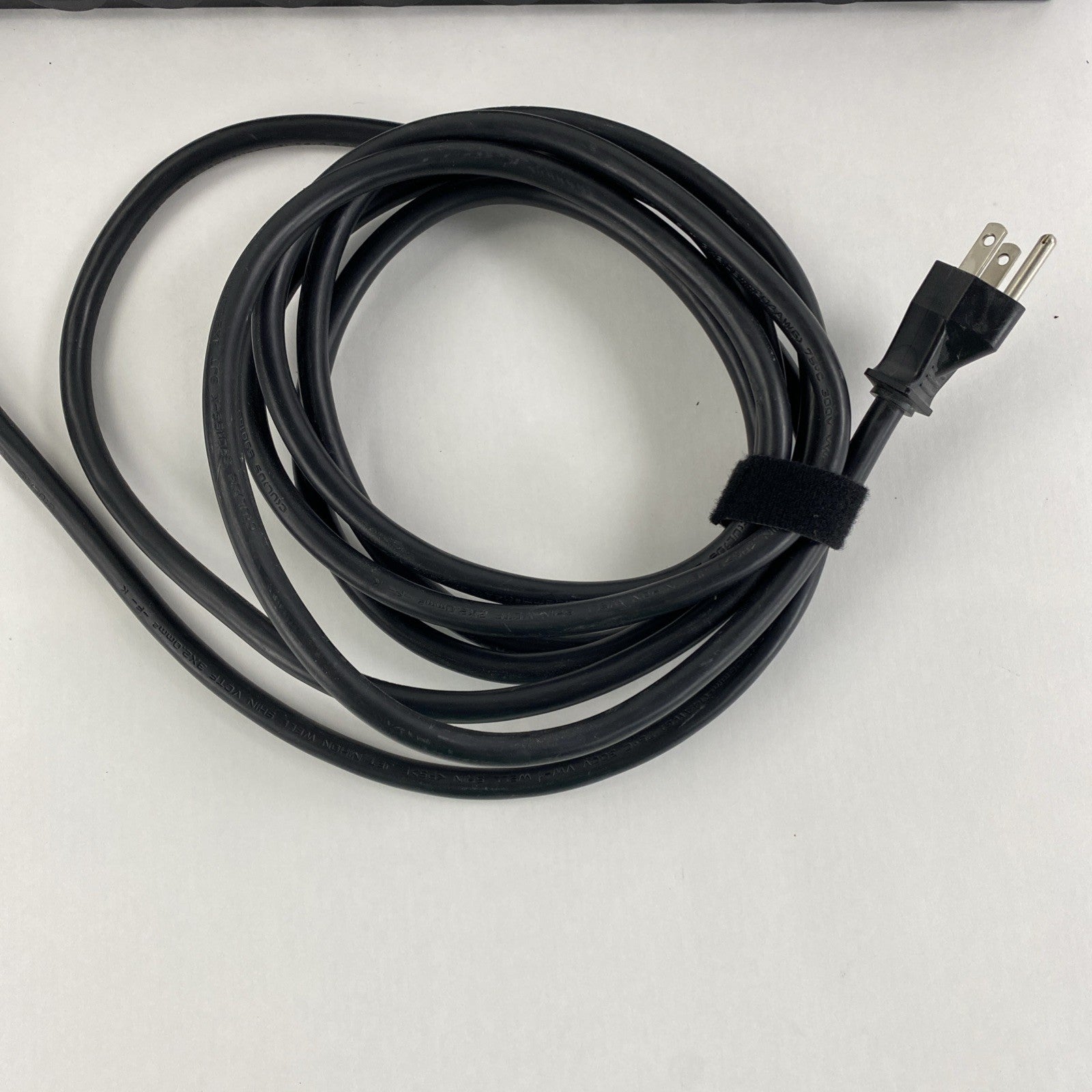 APC AP9562 Basic Rack PDU w/ Rack Ears7