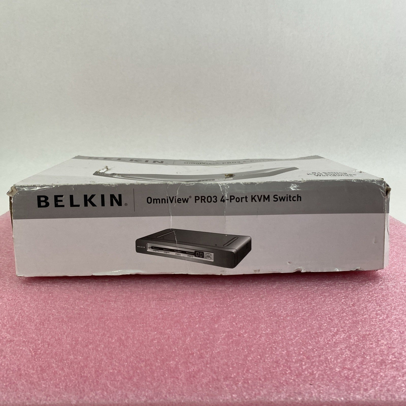 Belkin F1DA104Z OmniView Pro3 4-port KVM Switch2