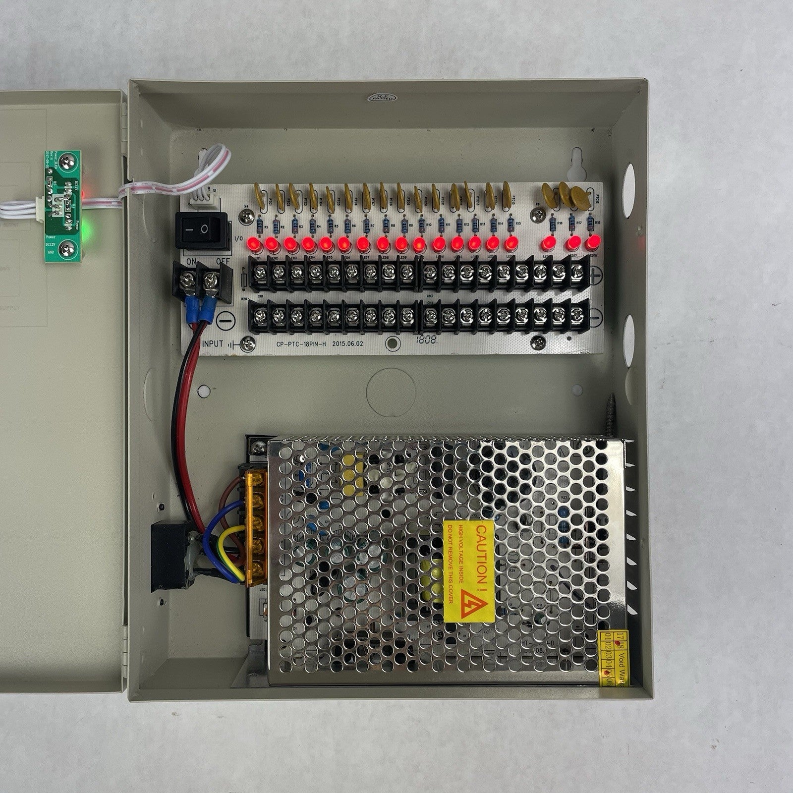18 Channel Port 12V DC 10 Amp Amper with Power Supply No Keys