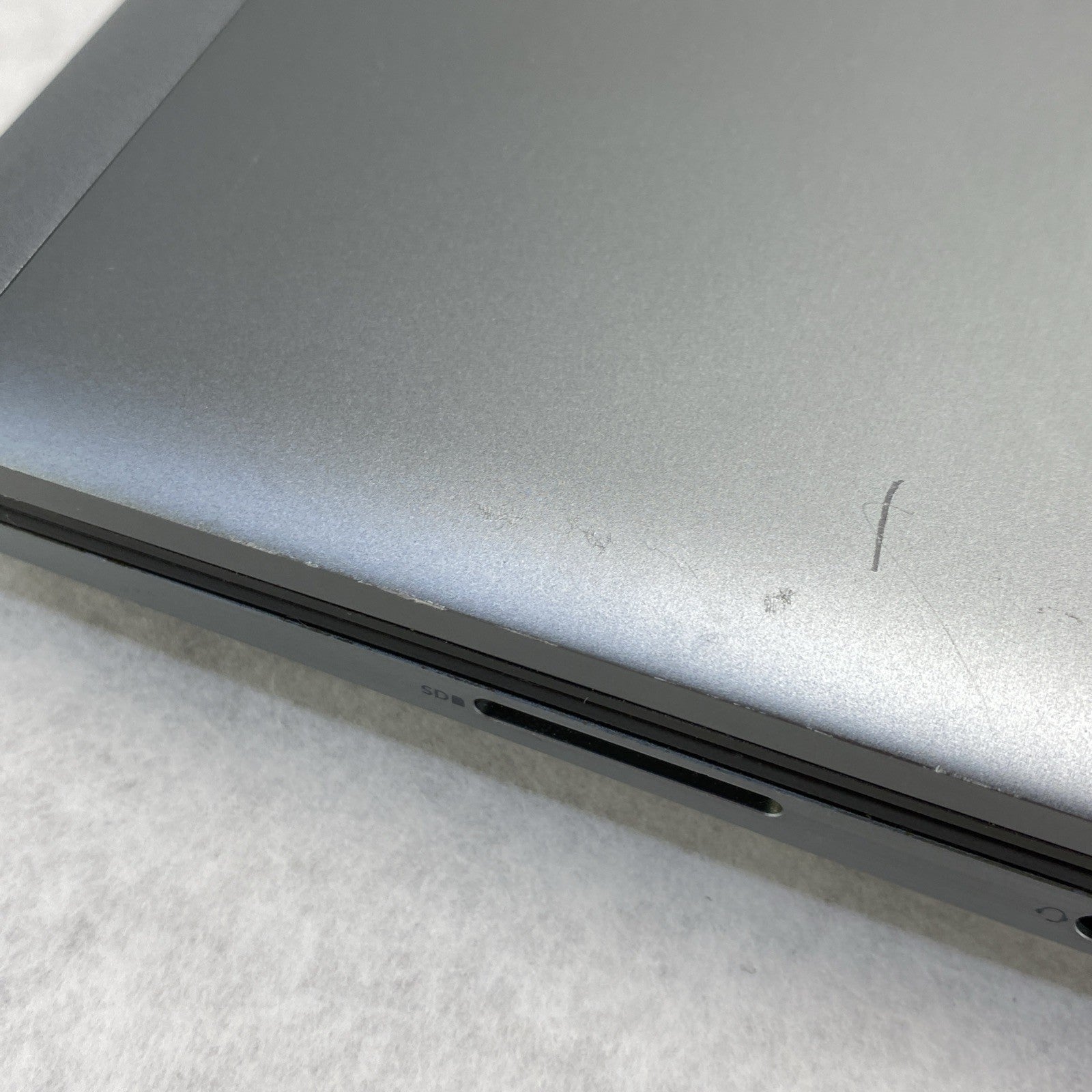 Dell Precision 7750 17.3" Core i7-10850H 2.30 GHz 32GB RAM RTX 4000 No SSD No OS