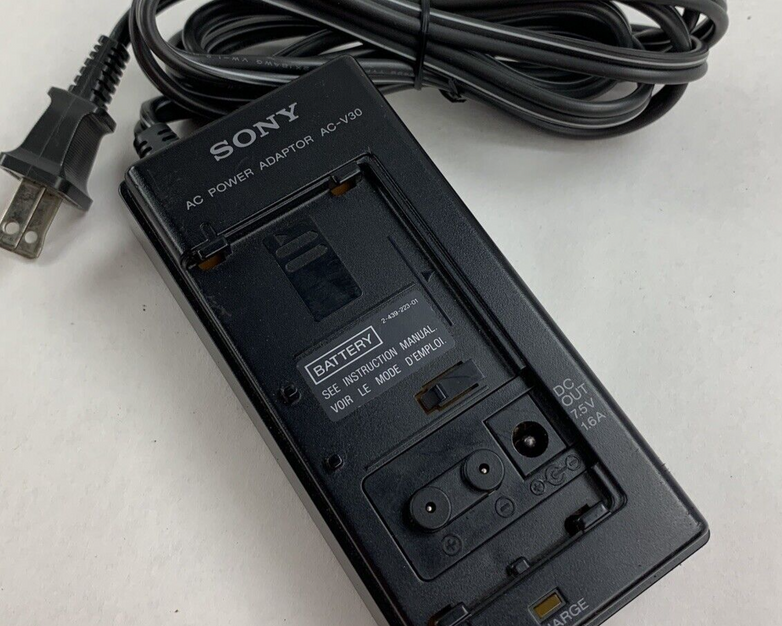 Sony Handycam CCD-F70 Camera and Case Bundle w/ Manual Charger Battery Powers On